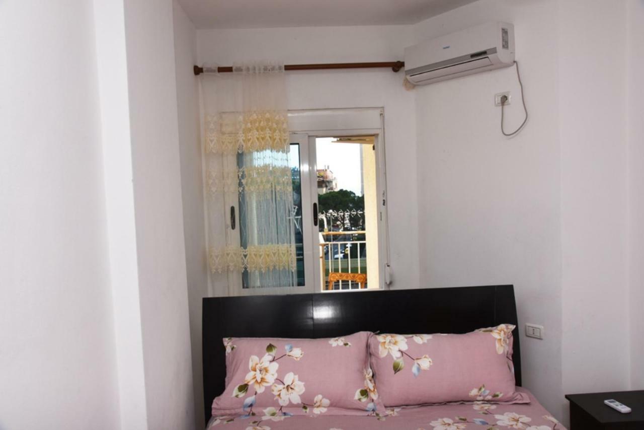 Gzim'S Apartment Драч Екстериор снимка