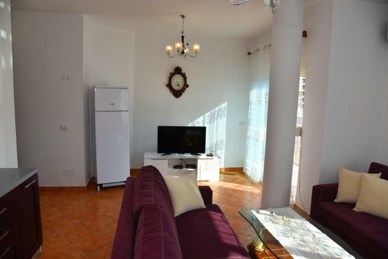 Gzim'S Apartment Драч Екстериор снимка