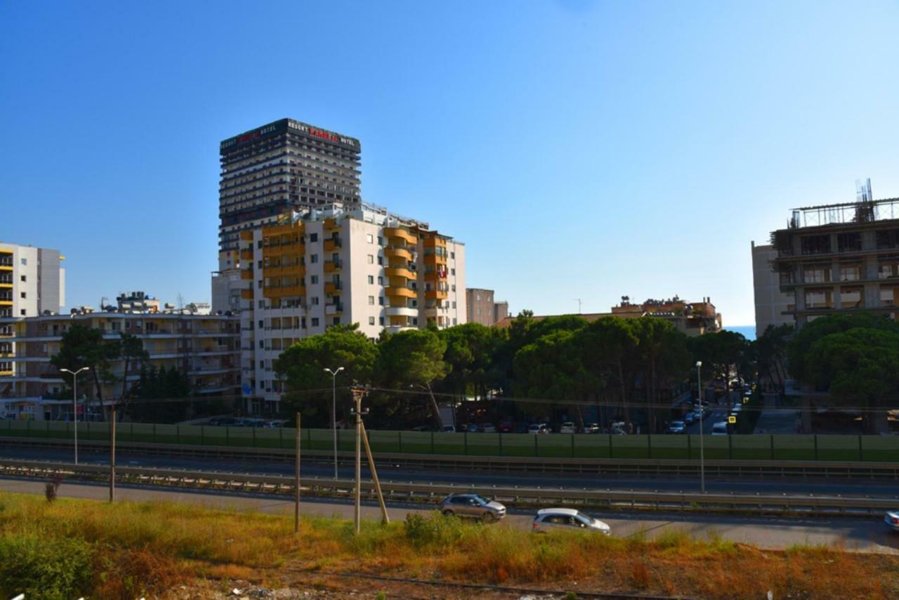 Gzim'S Apartment Драч Екстериор снимка