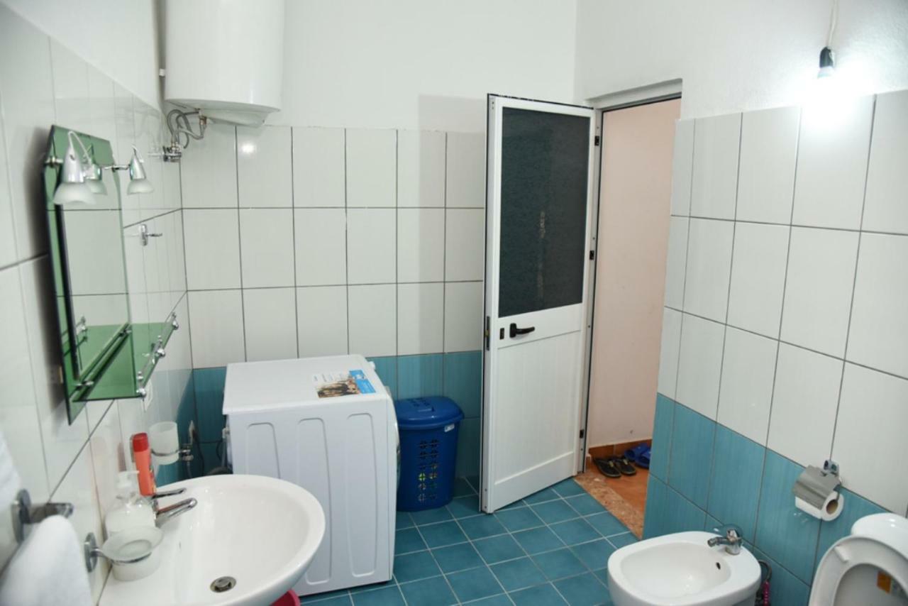 Gzim'S Apartment Драч Екстериор снимка